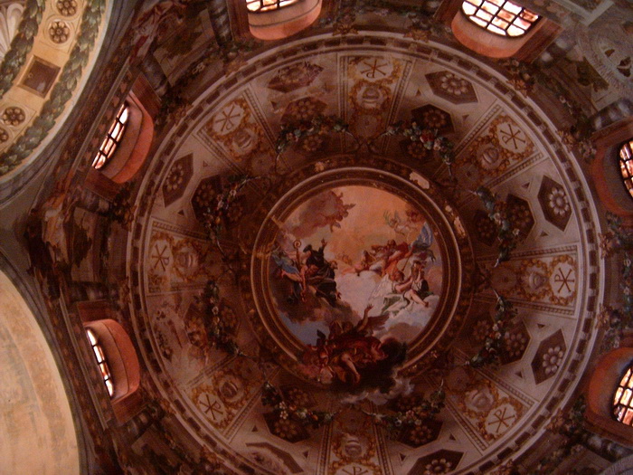 A San Vitalis székesegyház kupolája belülről